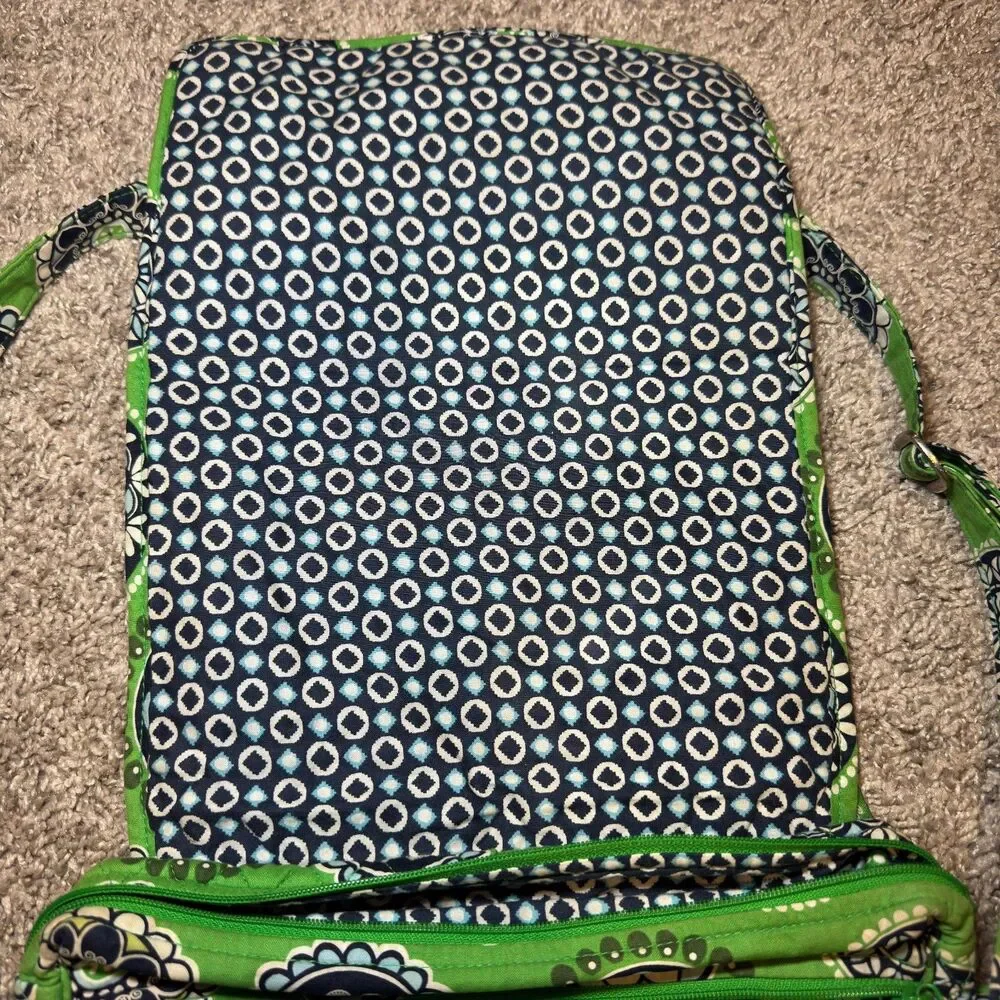 Vera Bradley Bag Green Mailbag Crossbody Cupcake Quilted Floral Retired Purse